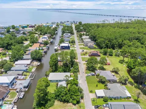 Waterfront Lot in Gulf Breeze