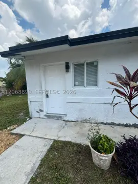 Triplex with Remodeled Units