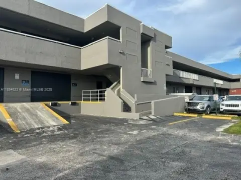 Medley Industrial Condo For Lease