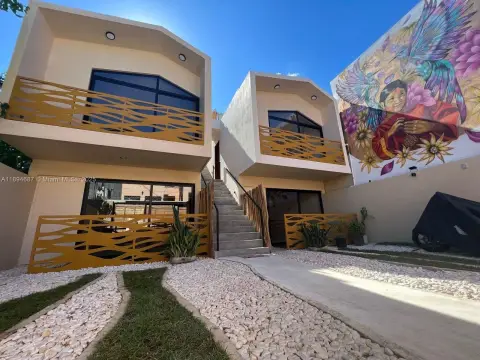 Furnished Fourplex with Pool Terrace