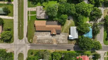 Versatile Commercial Property, Corsicana, TX