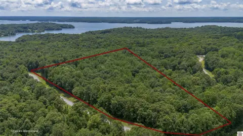 24.68 Acres Near Lake Barkley