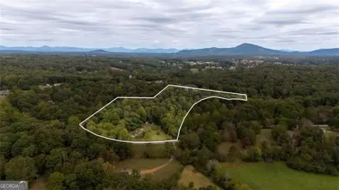 9.53 Acres in North Hall