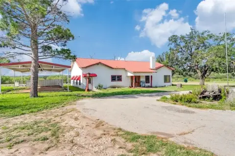 780-Acre Ranch with Hunting Grounds