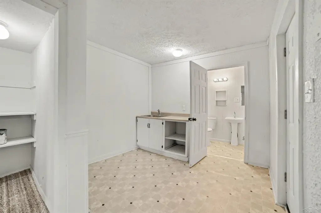 Picture 4