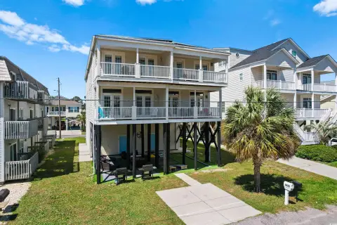 Ocean-View Duplex in Windy Hill