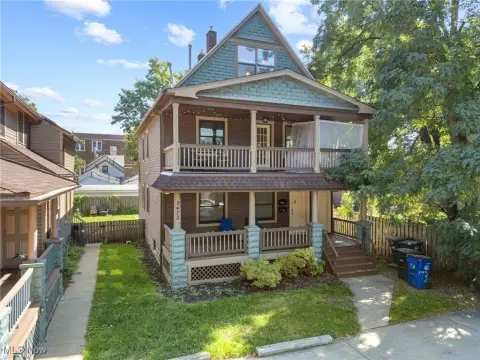 Tremont Duplex Near Lincoln Park