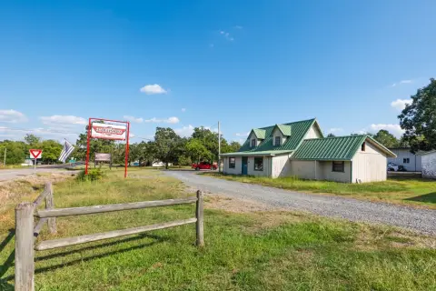 Commercial Building in Mena, Arkansas