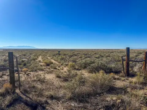 36 Acres with Mountain Views