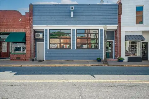 Bar and Pub Building