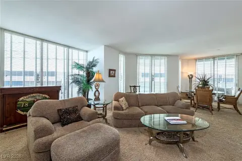 Las Vegas High-Rise Condo