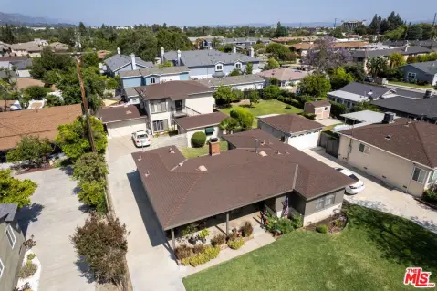 Triplex with Private Outdoor Space