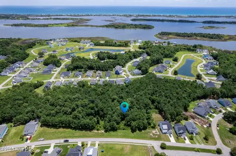 Double Lot in Waterfront Community