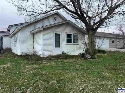 Versatile Commercial Property in Sullivan