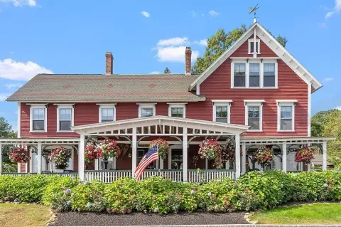 Lakefront Bed & Breakfast