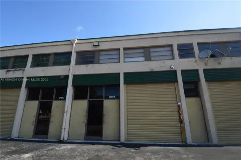 Office/Warehouse Condo Near Turnpike