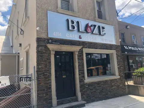 Coffee Shop with Full Kitchen