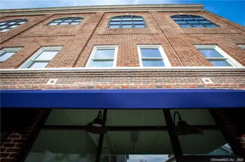 Retail Storefront with High Ceilings