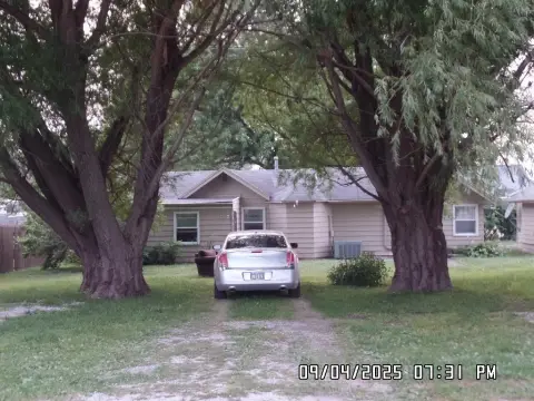 Remodeled Cottages Near Bike Trail