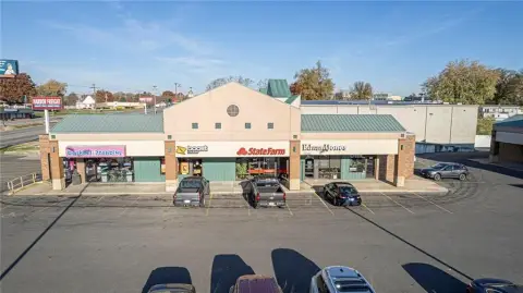 Retail Space in Woodlawn Center