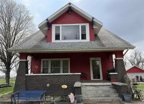 1.5-Story Residential Acreage Home