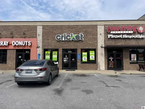 Retail Space in Olive Plaza