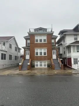 Ventnor Quadplex Near the Beach