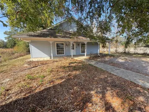 Cottage-Style Specialty Property
