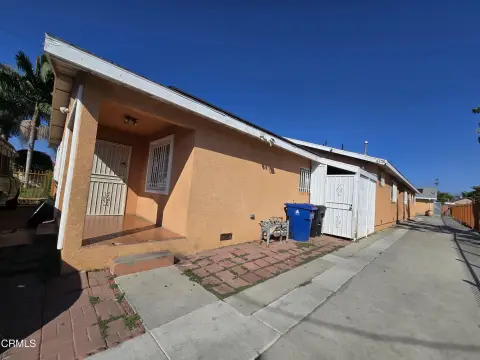 Los Angeles Duplex with Detached Residence