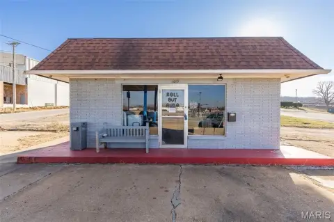 Highway Frontage Commercial Opportunity