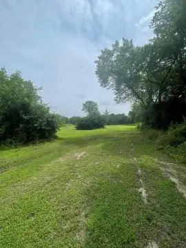 Residential Land in Ennis, TX