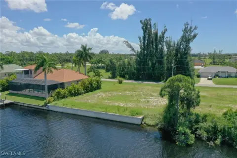 Waterfront Lot in Cape Coral