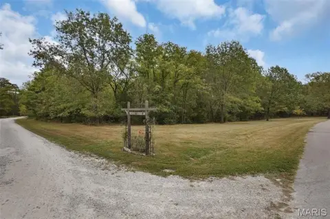 Defiance, MO 10-Acre Wooded Lot