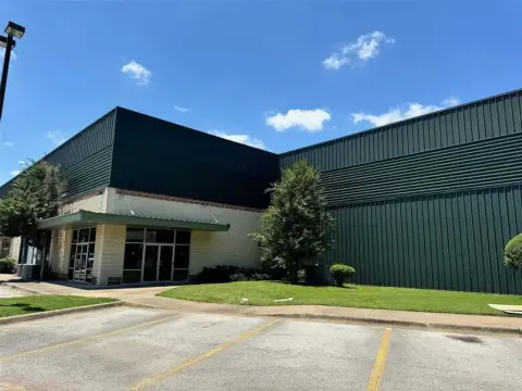 Kilgore Warehouse with Office/Showroom