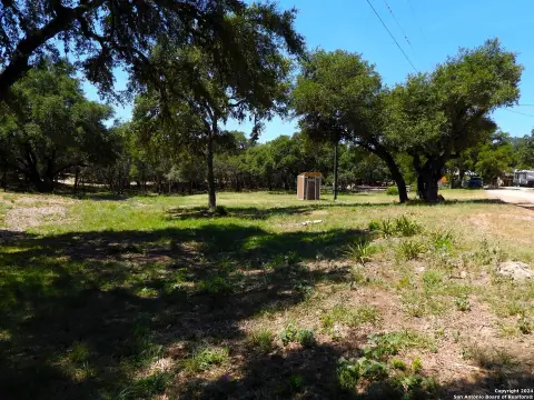 Waterfront Lot in Lakehills, TX
