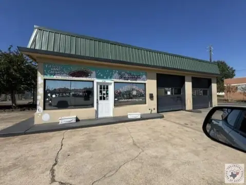 Flex Property with Warehouse Space