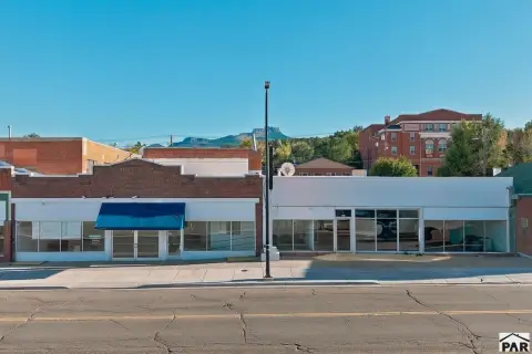 Multi-Entry Mixed-Use Building