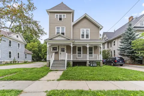 Updated Upper/Lower Duplex