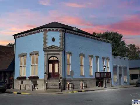 Historic Landmark with Flexible Space