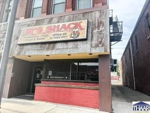 Restaurant/Bar Space on Main Road