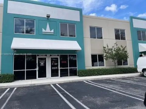 Miami Lakes Mixed-Use Space