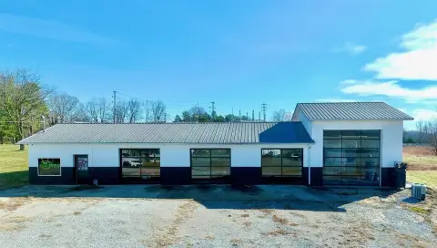 Leitchfield Commercial Property with Auto Bays