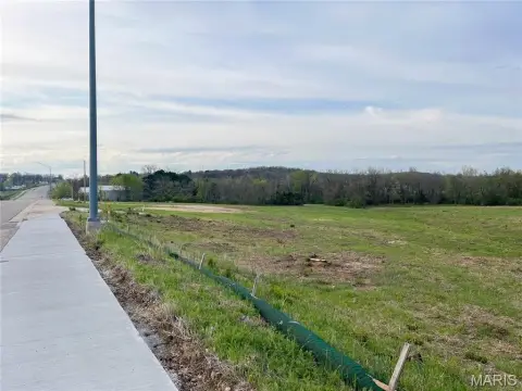 Commercial Land with Major Road Frontage