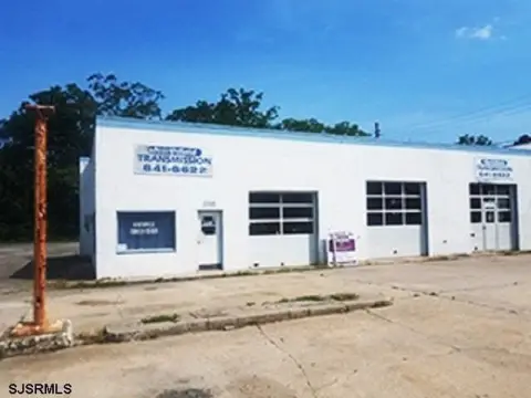 Northfield Commercial Property on Highway