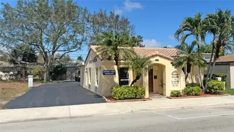 Freestanding Office Building in Pompano
