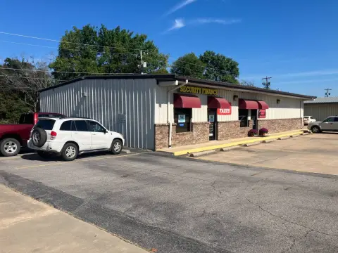 Commercial Building on North Broadway