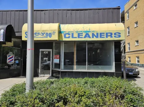 Oak Park Commercial Space Available