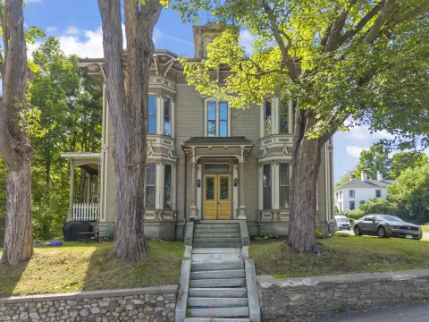 Six-Unit Victorian Apartment Building
