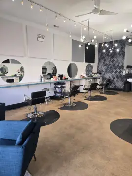 Salon Stations for Rent
