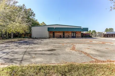Industrial/Manufacturing Property with Expansion Potential